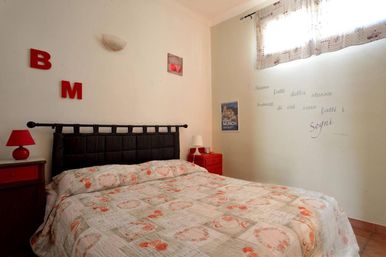 Villa Casa Con Grande Terrazza, Ac, Wifi, Posto Auto E Vicino Al Mare Imperia Exterior foto