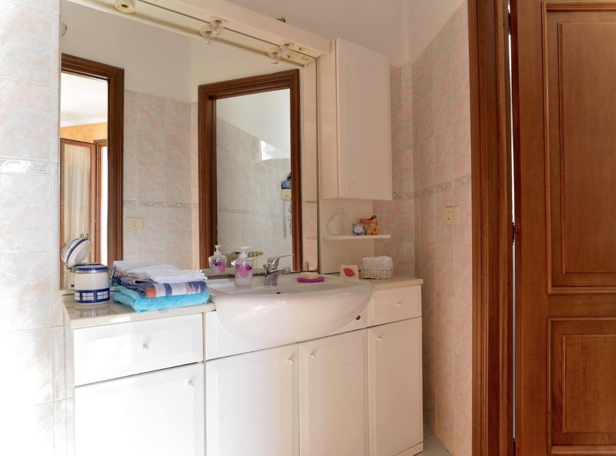 Villa Casa Con Grande Terrazza, Ac, Wifi, Posto Auto E Vicino Al Mare Imperia Exterior foto