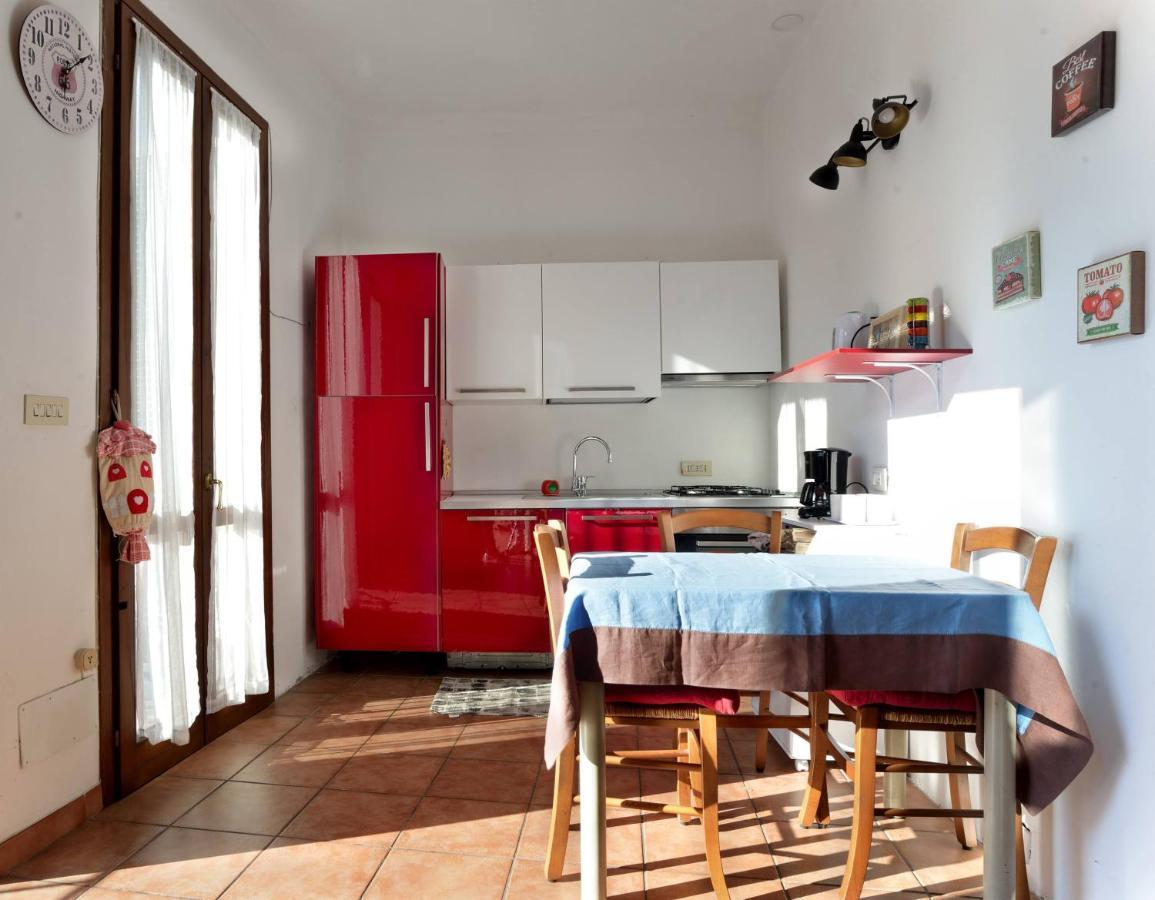 Villa Casa Con Grande Terrazza, Ac, Wifi, Posto Auto E Vicino Al Mare Imperia Exterior foto