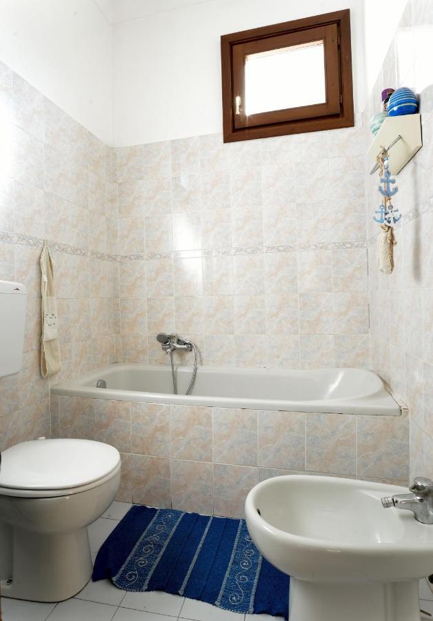 Villa Casa Con Grande Terrazza, Ac, Wifi, Posto Auto E Vicino Al Mare Imperia Exterior foto