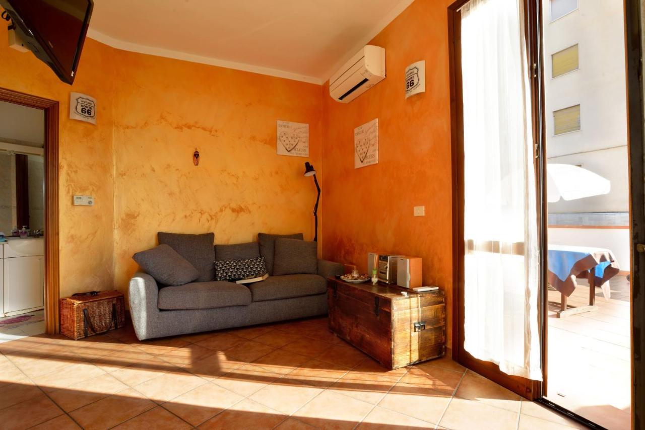 Villa Casa Con Grande Terrazza, Ac, Wifi, Posto Auto E Vicino Al Mare Imperia Exterior foto