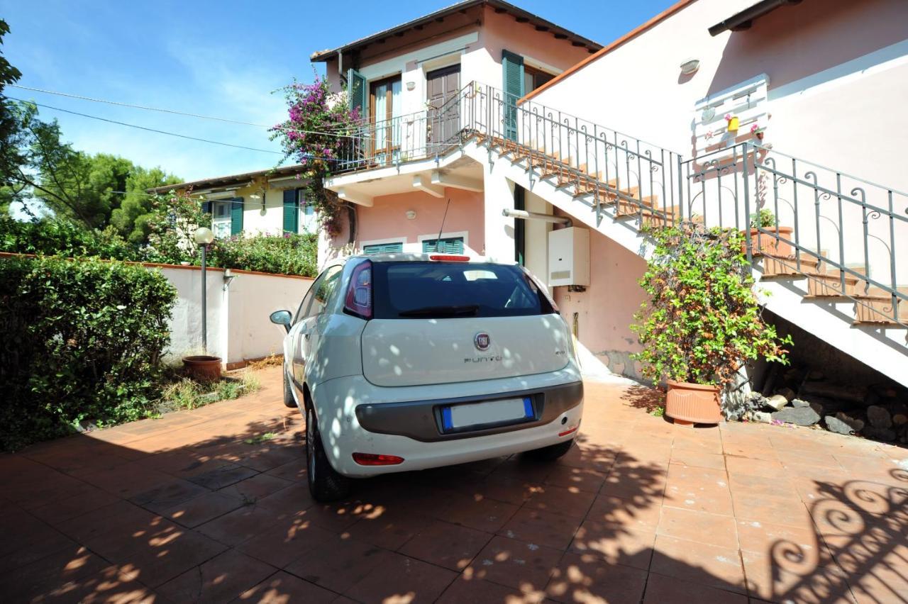Villa Casa Con Grande Terrazza, Ac, Wifi, Posto Auto E Vicino Al Mare Imperia Exterior foto